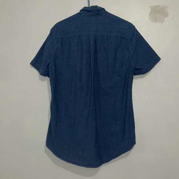 Size L Men’s Tommy Hilfiger Button Down Blue Shirt - Picture 4 of 4